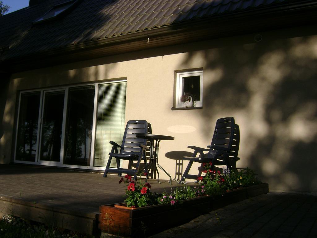 Mere Holiday House Salme Exterior foto